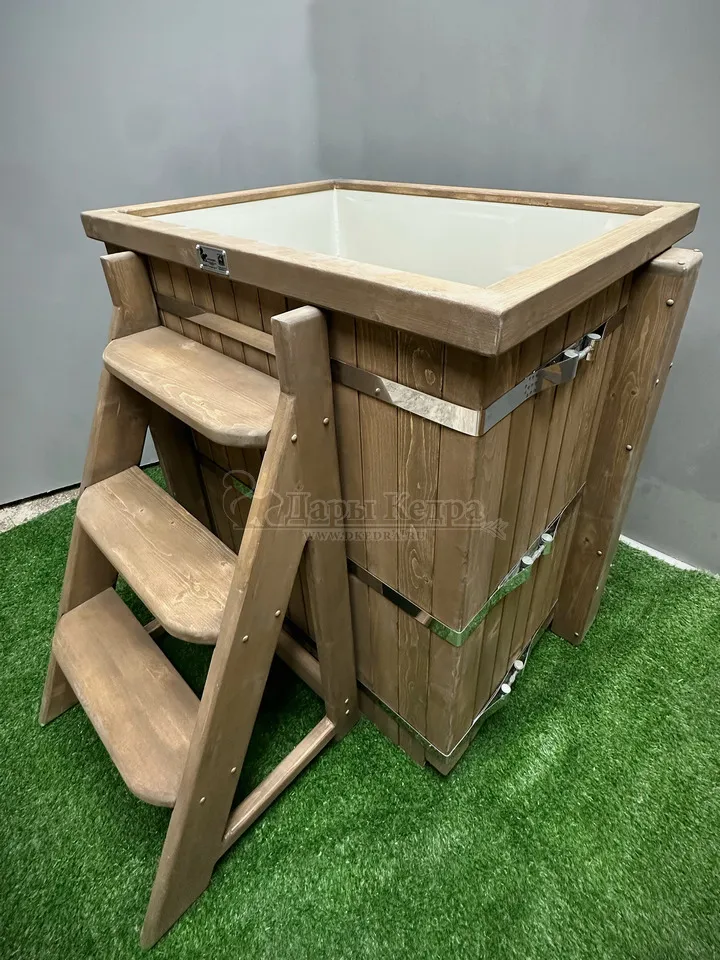 Бондарная прямоугольная купель из кедра с пластиковой вставкой